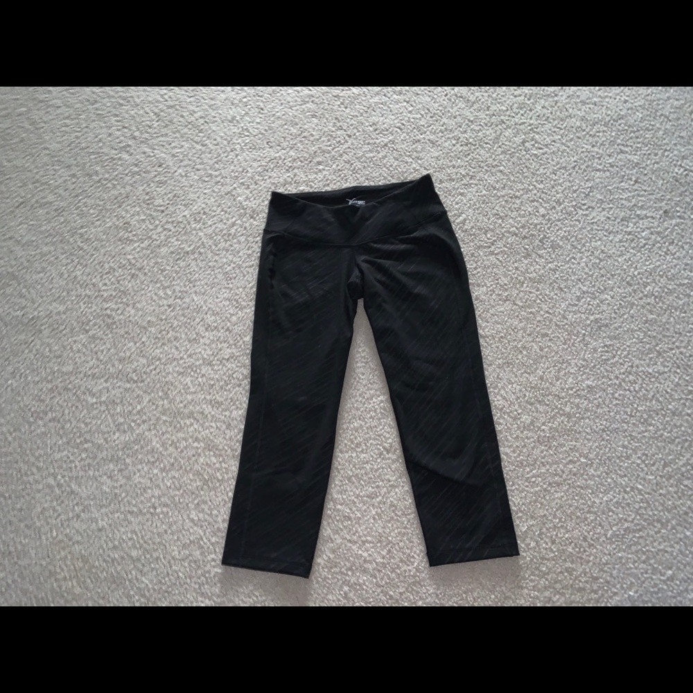 Cropped workout leggings